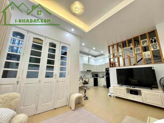 🏡 Biệt thự Hàn Quốc Quận Từ Liêm – Mặt ngõ ô tô, MT 5.7m, kinh doanh sầm uất, giá chỉ 8 - 1
