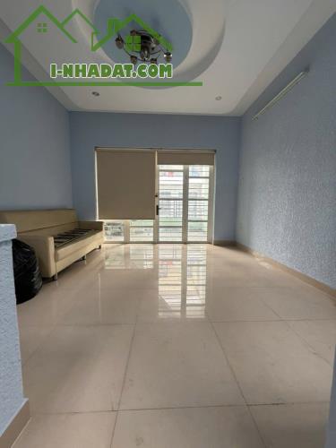 BÁN NHÀ HXH Đường Số 12, BHH, Bình Tân 3 tầng 64m2(4x16). Nhà đẹp ở ngay. Giá chỉ 5,7 tỷ. - 2