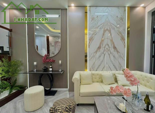 Bán nhà mới lô góc, ô tô đỗ cổng ,5 tầng ,phố Cổ Linh- Long Biên nhình 6 tỷ - 1