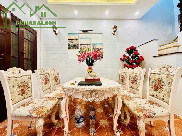 bán nhà Đống Đa Đường Láng, trung tâm, nội thất đẹp - 1