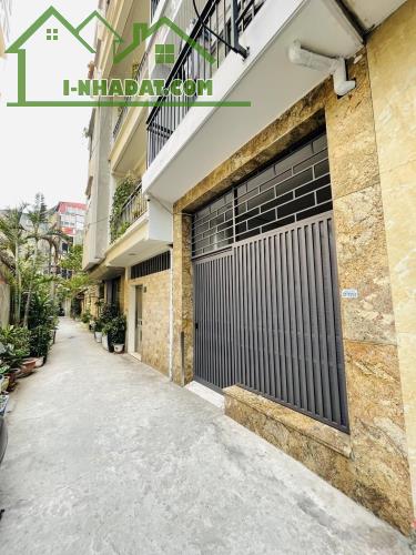 Bán nhà dòng tiền 160tr/tháng, 8 tầng x 120m, 1 nhà ra phố Nguyễn Lương Bằng, Đống Đa, 28 - 1