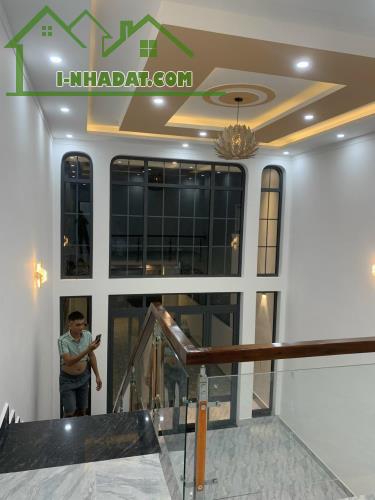 VỠ NỢ BÁN GẤP CĂN NHÀ 150M2 SÁT TRƯỜNG HỌC VÀ KHU CÔNG NGHIỆP LỚN SỐ 1 BÌNH DƯƠNG - 2