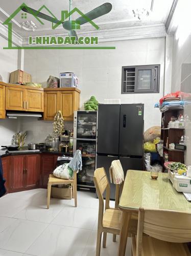 bán nhà ngay sát ô chợ dừa,đống đa,gần 50m2,4 ngủ,ngõ thông, ô tô gần,hơn 9 đồng - 1