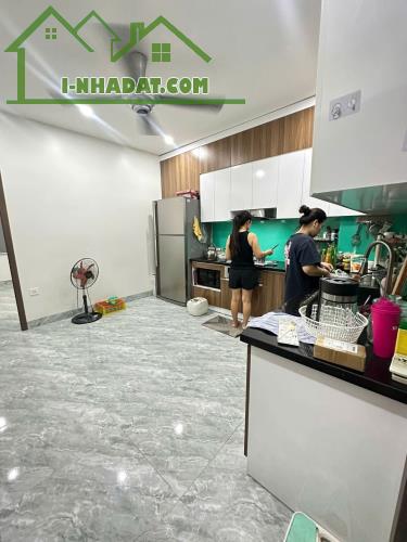 Bán nhà mặt phố Vạn Phúc, Hà Đông, 71m2, MT 4,4m, oto tránh, KD đỉnh, nhỉnh 21 tỷ.