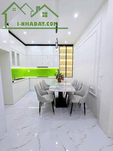 Bán nhà Kim Giang, Hoàng Mai 50m2, 4 tầng, giá 10.98 tỷ - 2