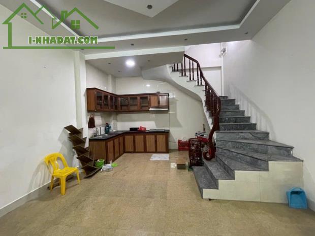 HIÊM- CÁCH PHỐ 3 BƯỚC CHÂN- GẦN HỒ ĐỀU HOÀ-CÁCH PHÔ CỔ 3P- 2 THOÁNG - 1