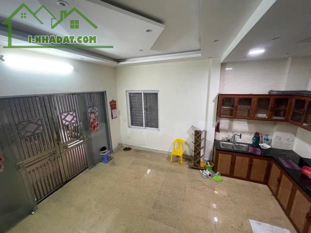 HIÊM- CÁCH PHỐ 3 BƯỚC CHÂN- GẦN HỒ ĐỀU HOÀ-CÁCH PHÔ CỔ 3P- 2 THOÁNG