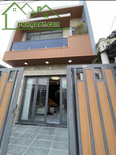Nhà đẹp cần bán gần chợ Hưng Long, Bình Chánh