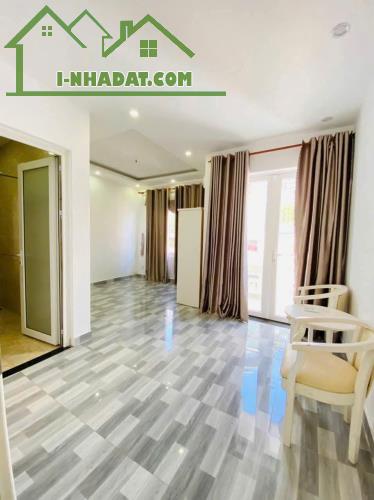 Bán nhà 1 Trệt 1 lầu 1 Tum p10 ôtô ngủ trong nhà DT: 100m² giá 5 tỷ 800 - 2