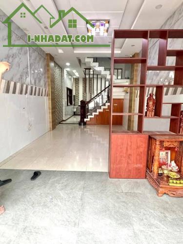 Thiếu vốn làm ăn bán gấp nhà Trần bình trọng quận 5, 47m2 2tỷ 9(TL thiện chí)Cs - 1