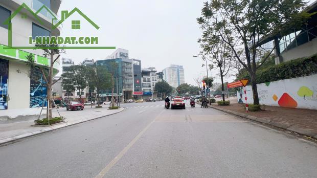 CỰC HIẾM, ĐẤT VUÔNG VẮN, LÔ GÓC NGUYỄN VĂN CỪ 85M, MT9M, THÔNG SỐ KIM CƯƠNG, NGÕ NÔNG.