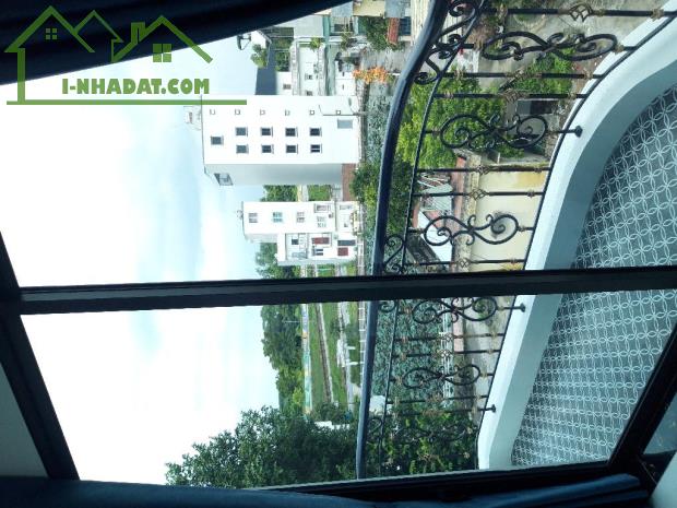 VIEW HỒ-GARA-NHÀ THANG MÁY-PHỐ KẺ TẠNH-LONH BIÊN. DT: 70M². 6 TẦNG. GIÁ: NHỈNH 16TỶ