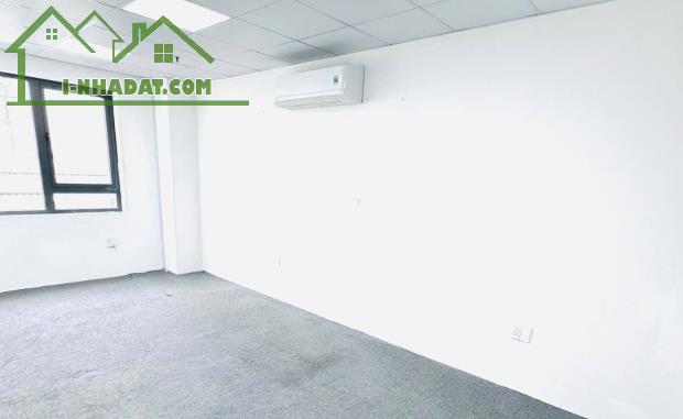 Cho thuê sàn văn phòng khu sân bay 70m2 giá 10tr - 2