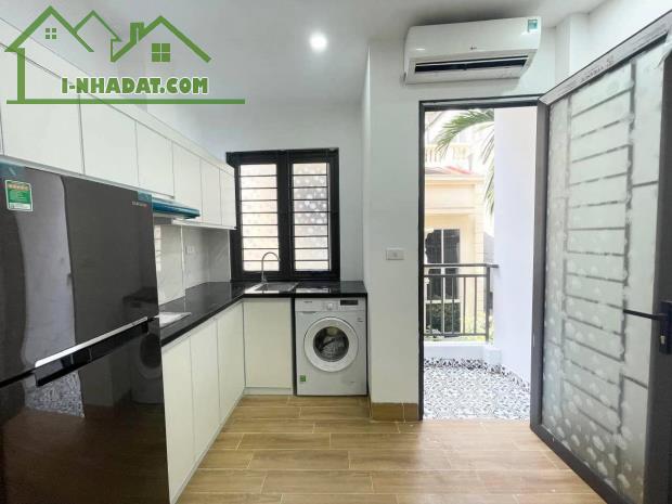 Bán Nhà Giải Phóng. Hoàng Mai. Thang Máy. DT 54m2. MT 3,5m. 4 Tầng. Giá 9.12 Tỷ.