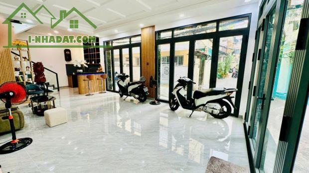Bán gấp căn Góc 2 mặt tiền đường CMT8.Q.10. DT(5.3mx10m) 2T giá nhỉnh 12 tỷ - 2