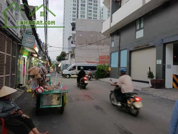 Bán nhà Khu Kiều Đàm Hẻm Xe Tải 8M, 3 TẦNG, Sổ đẹp chỉ nhỉnh 5 Tỷ