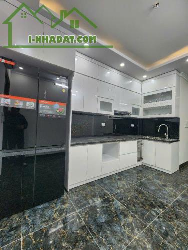 Bán gấp nhà -ÔTÔ 120 Dương Văn Bé. Hai Bà Trưng. DT 38m 4,5T MT 4,5m giá nhỉnh 8, tỷ 09479 - 2