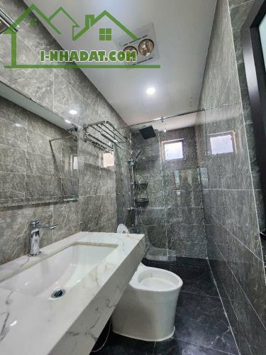 Bán gấp nhà -ÔTÔ 120 Dương Văn Bé. Hai Bà Trưng. DT 38m 4,5T MT 4,5m giá nhỉnh 8, tỷ 09479 - 4