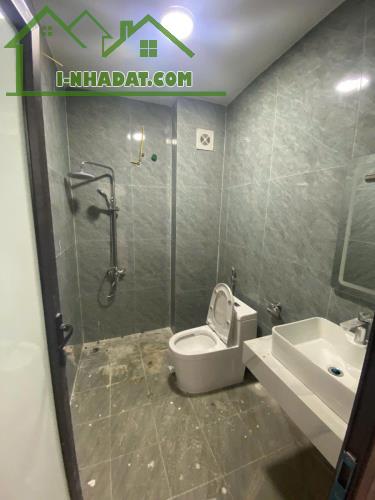 Bán nhà Võ Trung 30m2- 5 tầng- MT3.5 - Giá 4.8 tỷ - 2