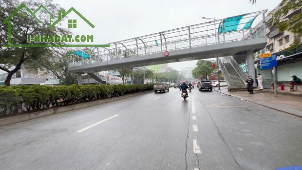 NHÀ MỚI DÂN XÂY LÕI NGUYỄN VĂN CỪ 45M, 7T, MT4M, THANG MÁY, FULL NỘI THẤT, KINH DOANH.