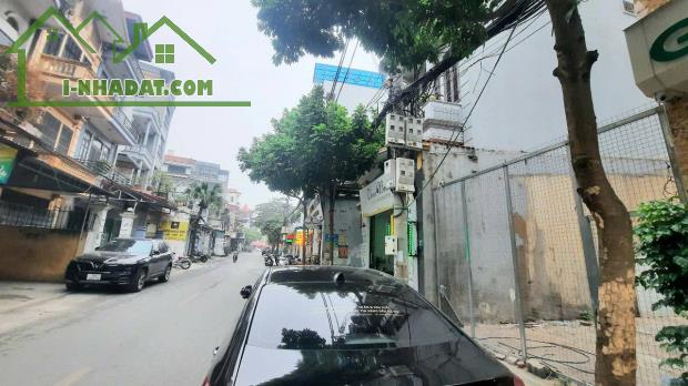 Bán nhà mặt phố hà huy tập,gia lâm,nhà lô góc,trục đường chính, 130m2,13tỷ