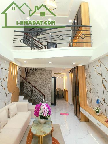 💥Bán Nhà Trung Tâm Quận Phú Nhuận - Liền Kề Chợ Tân Định - 35m²(nở hâu) 4 lầu - Hẻm Thông