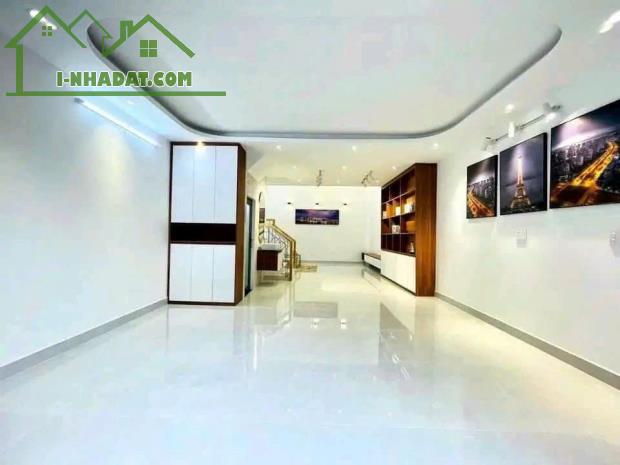 bán nhà 2 lầu , HXH , P14, GV, Giá bán : 7,8 tỷ - còn bớt - 2
