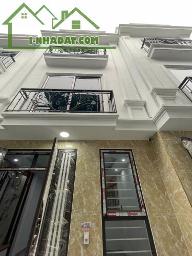 Bán Nhà Phụng Châu - Cách 100m Ra Trục Ô Tô Tránh, Tiện Ích Xung Quanh