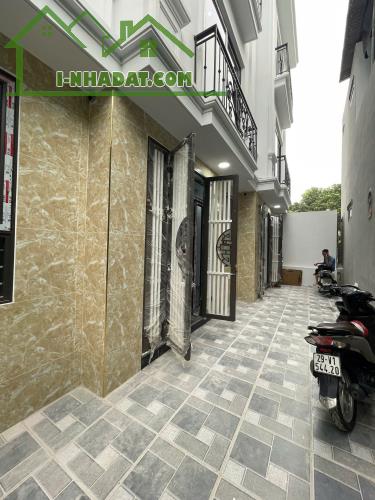Bán Nhà Phụng Châu - Cách 100m Ra Trục Ô Tô Tránh, Tiện Ích Xung Quanh - 1