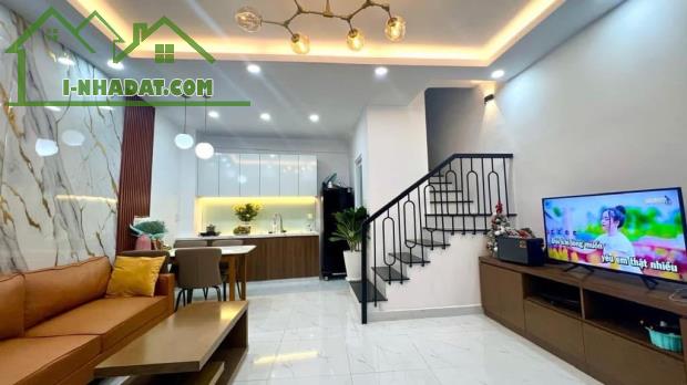 Bán gấp!!! Cần tiền cần bán gấp nhà Q7
