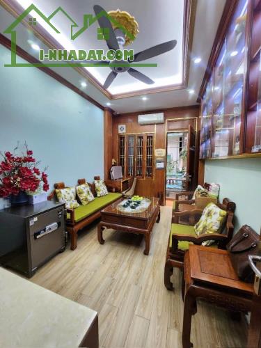 BÁN NHÀ DÂN XÂY PHỐ GIẢNG VÕ, NHÀ 6 TẦNG x 36/42M2, GIÁ CHỈ 8 TỶ 900 TRIỆU