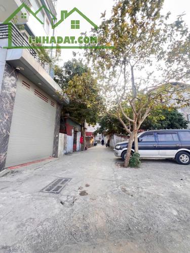 Bán đất Giang Biên 60m2 mặt tiền rộng 4 mét ngõ ô tô giá 3 tỷ 800.