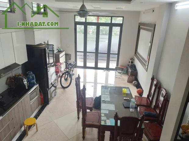 PHÂN LÔ GIÁP BÁT - Ô TÔ VÀO NHÀ - MẶT HỒ - NHÀ ĐẸP FULL NỘI THẤT Ở NGAY - 40m2 x 5T - 1
