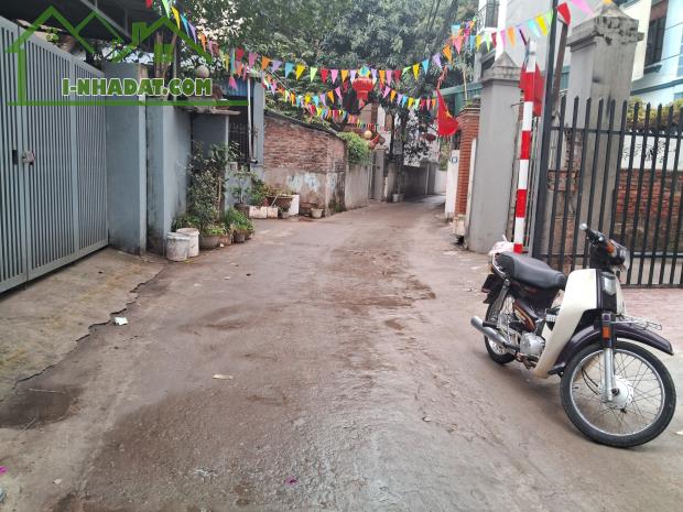 BÁN NHÀ THẠCH BÀN - THANG MÁY - GARA Ô TÔ - 45M2 GIÁ HƠN 8 TỶ