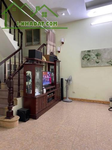 BÁN NHÀ VĨNH PHÚC - BA ĐÌNH | 63M² - 3 TẦNG - CHỈ HƠN 6 TỶ - Ô TÔ GẦN NGÕ - 3