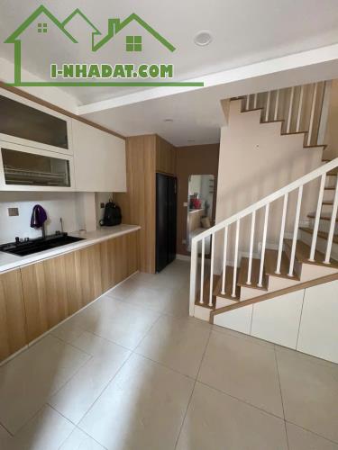 CHÍNH CHỦ BÁN NHÀ ĐƯỜNG NGUYỄN VĂN CỪ- NHÀ ĐẸP, HIỆN ĐẠI- VỊ TRÍ ĐỈNH VIP LONG BIÊN