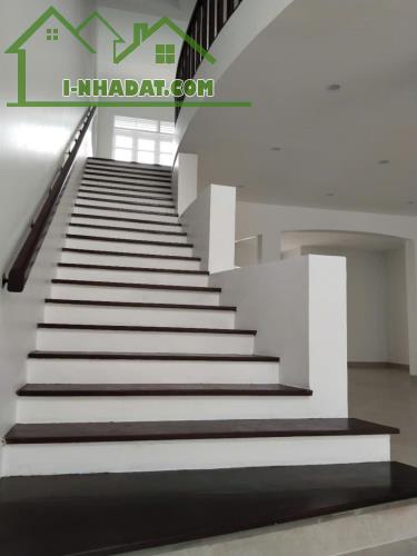 +NGỌC THỤY -LONG BIÊN-DT170/222M2- 4T-MT10M -NHỈNH 26 TỶ (đàm phán).  + Vị trí ĐẮC ĐỊA MẶT - 4