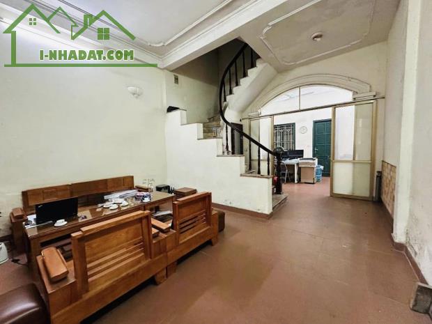 Bán nhà phân lô phố Hoàng Ngọc Phách - Đống Đa, 61m2, mt 4,8m giá HẠ CHÀO chỉ 19.98 tỷ - 1