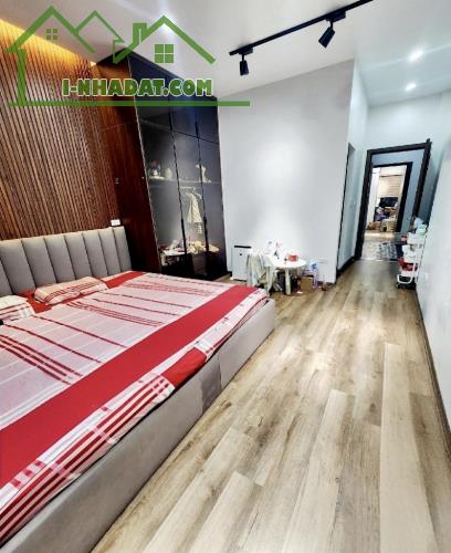 NHƯỢNG NHÀ PHỐ KIM NGƯU YÊN LẠC - PHÂN LÔ - GARA 7 CHỖ - THANG MÁY - 63M2 X 5T - SĐ CC - 4