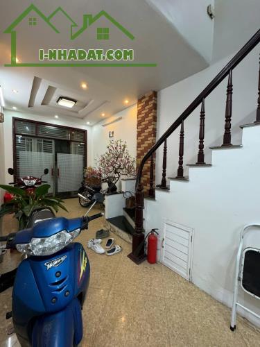 BÁN NHÀ QUAN HOA - CẦU GIẤY | 40M² - 5 TẦNG - GẦN PHỐ - GIÁ 7.75 TỶ - 5