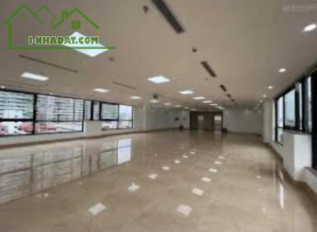 Bán gấp Tòa nhà Văn phòng 10 tầng Phố Lạc Trung: Diện tích 1235m2, mặt tiền 50m, giá đầu t