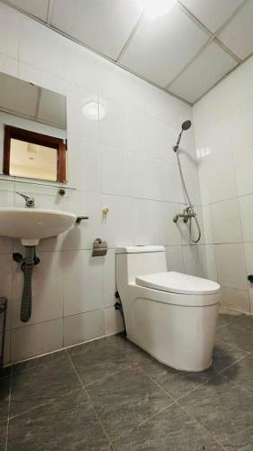 CỰC RẺ, 47TR/M2 CC THƯƠNG MẠI HOÀNG MAI  2PN FULL NỘI THẤT, SDCC, LH NGAY 0975666943 - 3