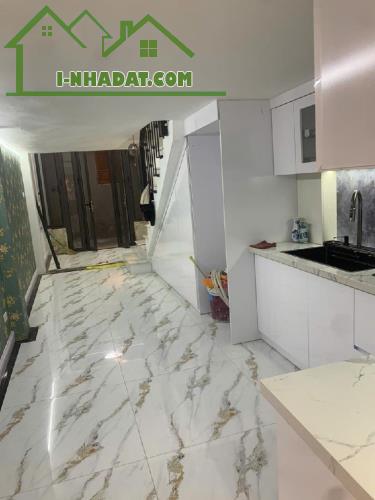 Trương Định 32m2 5 tầng 6 phòng ngủ , ngõ thông . Giá 5,85 tỷ - 4
