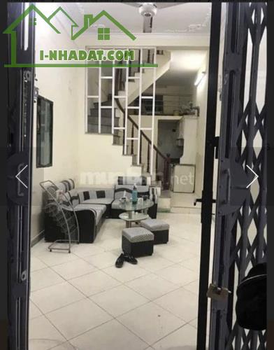 Cho thuê nhà ngõ 66 Hào Nam 4 tầng, 30m2, 4 ngủ, 10 Triệu ở gia đình, nhóm đi làm