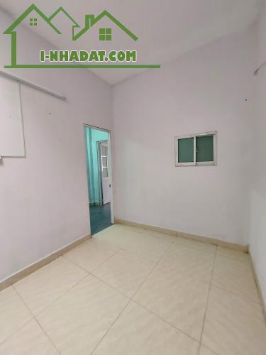Sắp định cư, bán gấp nhà mặt tiền Trần Thủ Độ, gần chợ Nguyễn Sơn, vị trí đẹp, 4.x tỷ. TL