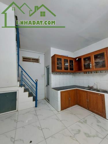 Sắp định cư, bán gấp nhà mặt tiền Trần Thủ Độ, gần chợ Nguyễn Sơn, vị trí đẹp, 4.x tỷ. TL
