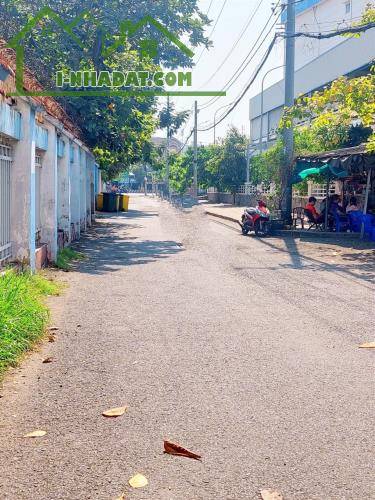 Bán đất xây CHDV 235M2 ngang 15m HXH Trường Thọ Thủ Đức giá 13,5 Tỉ.