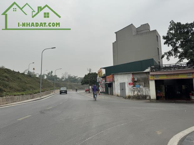 Cần bán gấp lô đất 214,7m2 nằm tại Phúc Lợi, đường ô tô tránh, mặt tiền 9,8m, khổ đẹp
