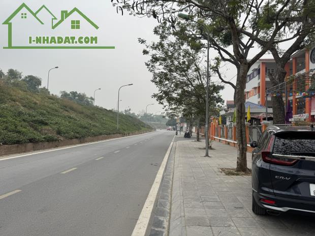 Cần bán gấp lô đất 214,7m2 nằm tại Phúc Lợi, đường ô tô tránh, mặt tiền 9,8m, khổ đẹp - 2