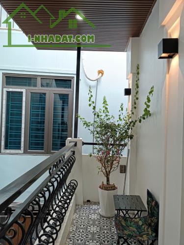 BÁN NHÀ ĐÔNG NGẠC - GẦN MẶT PHỐ - KHU VỰC YÊN TĨNH – DT RỘNG  48M -  MẶT TIỀN SIÊU RỘNG 10